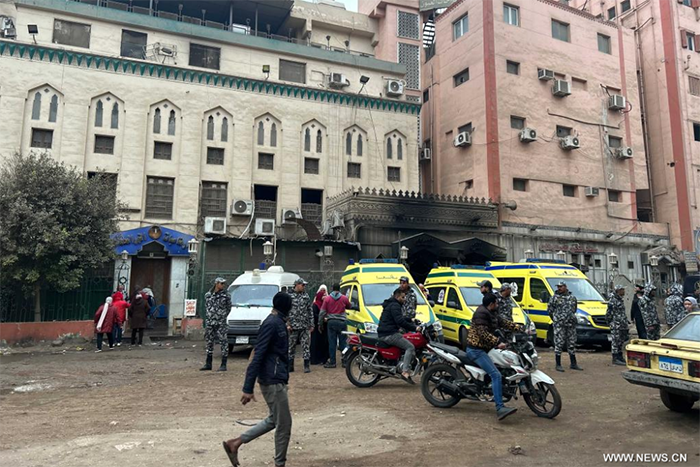 مصرع 3 أشخاص وإصابة 32 في حريق بأحد مستشفيات القاهرة