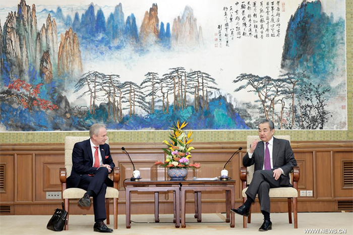 دبلوماسي صيني بارز يجتمع مع رئيس الجمعية العامة للأمم المتحدة