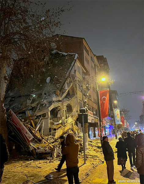 الصور: آثار الدمار جراء زلزال تركيا