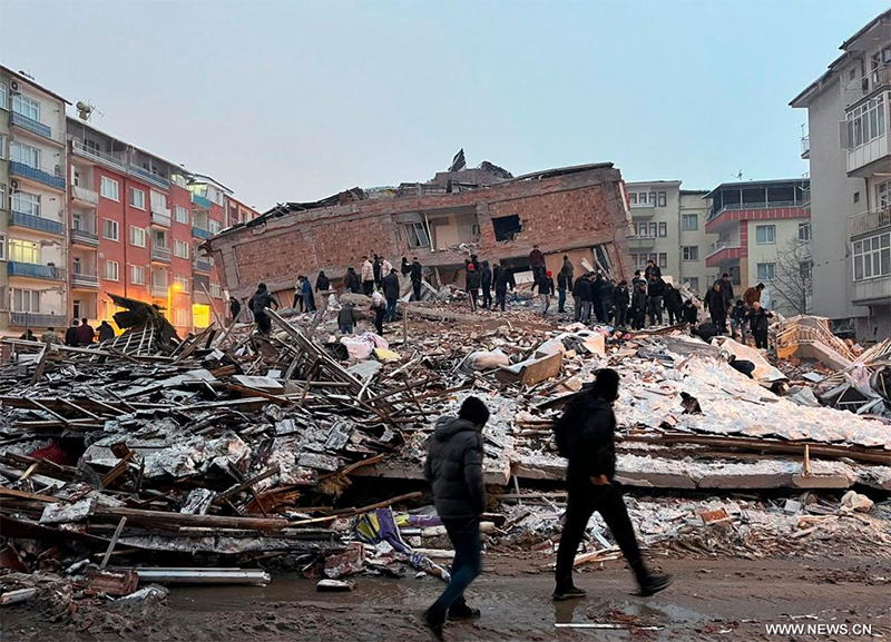 الصور: آثار الدمار جراء زلزال تركيا