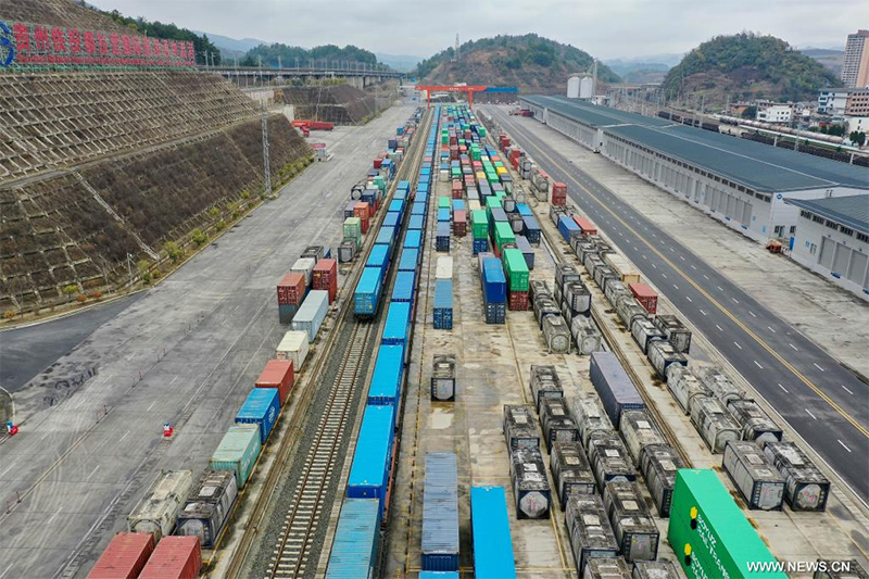 قطار شحن بين الصين وأوروبا يغادر قويتشو الصينية متجها إلى أوروبا