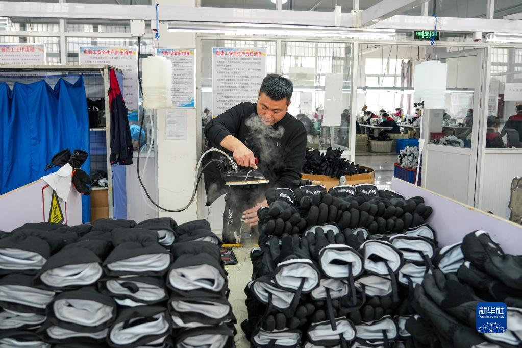 جياشيانغ، شاندونغ: قفازات صغيرة، صناعة كبيرة