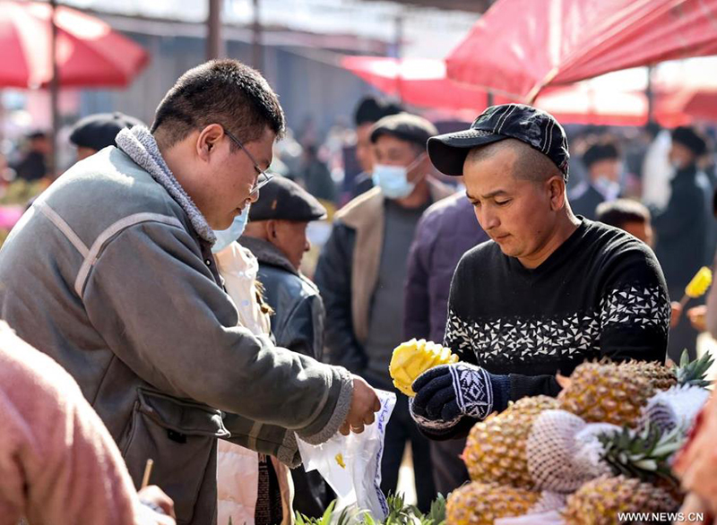 الطعام التقليدي في شينجيانغ شمال غربي الصين