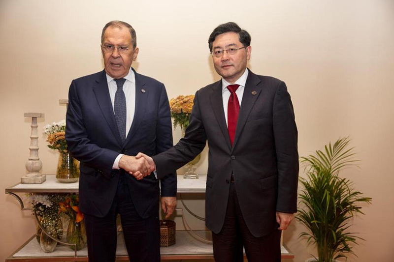 وزيرا خارجية الصين وروسيا يجتمعان لبحث العلاقات والأزمة الأوكرانية