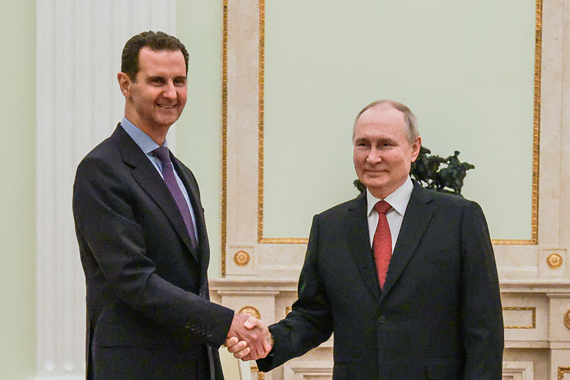 بوتين يلتقي الرئيس السوري ويشيد بالعلاقات الثنائية