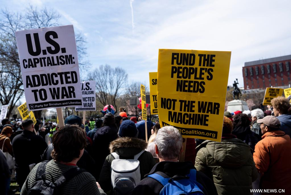 تقرير إخباري: محتجون في واشنطن يطالبون بوقف الحروب الأمريكية الممتدة وتعلم الدرس من غزو العراق