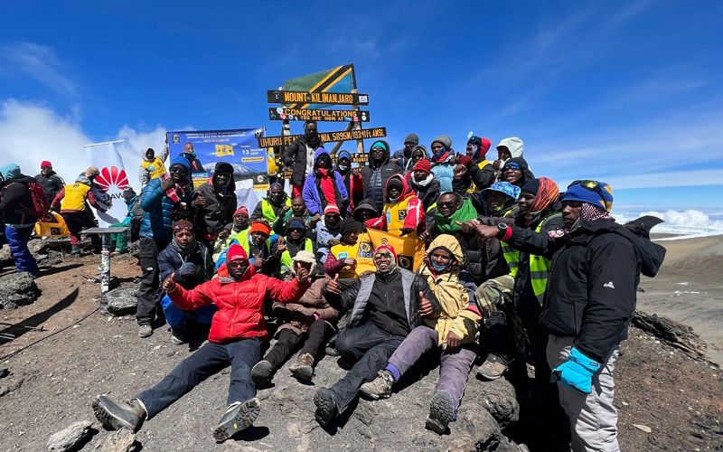 هواوي تساعد تنزانيا على إدخال شبكة الإتصال إلى جبل كليمنجارو