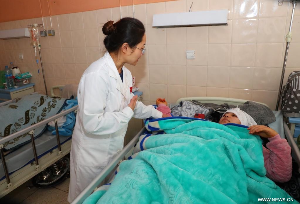 تحقيق إخباري: الأطباء الصينيون يفوزون بحب الأهالي في المناطق النائية في المغرب واحترامهم بفضل تفانيهم في العمل