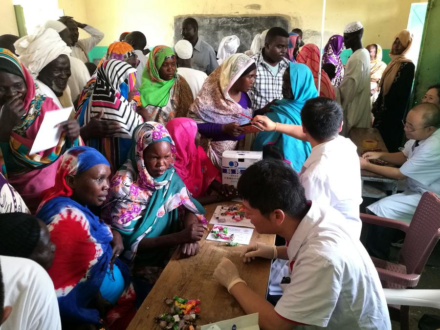 مقالة خاصة: الصين تواصل مهمة المساعدة الطبية في السودان رغم الاضطرابات السياسية والظروف القاسية