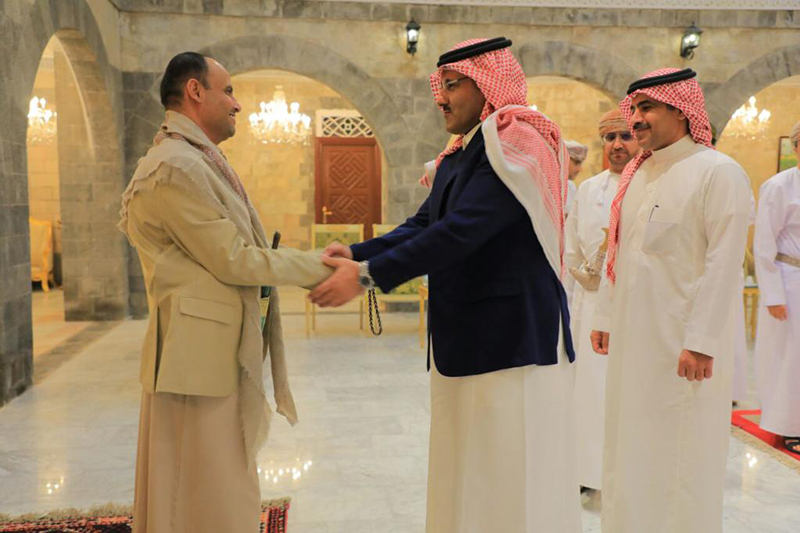 الصورة: رئيس المجلس السياسي للحوثيين يلتقي مع وفد سعودي
