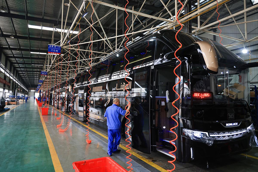 جيانغشي تصدر أكثر من 300 حافلة فاخرة إلى الشرق الأوسط