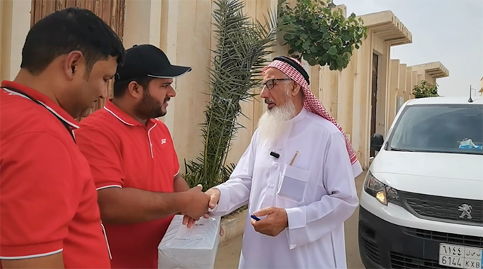 صحفي يرافق عملية تسليم البضائع الصينية إلى المستهلكين السعوديين على امتداد 500 كم