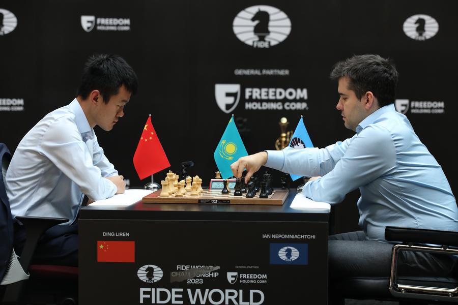 دينغ لي رن يفوز على نيبومنياتشي في بطولة العالم للشطرنج ليصبح أول صيني يحقق هذا اللقب