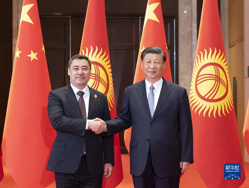 الرئيسان الصيني والقرغيزي يعقدان محادثات ويرفعان مستوى العلاقات الثنائية