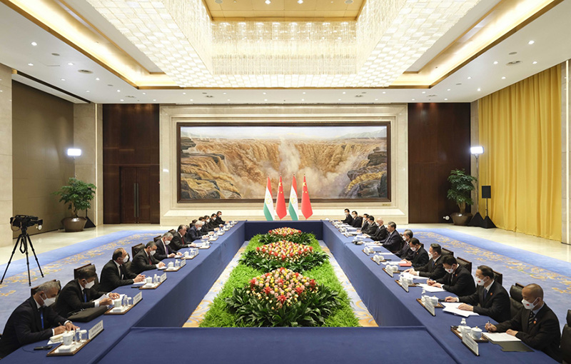 الرئيسان الصيني والطاجيكي يعقدان محادثات ويتعهدان بتعزيز التعاون