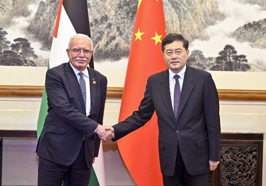 وزير الخارجية الصيني يلتقي نظيره الفلسطيني