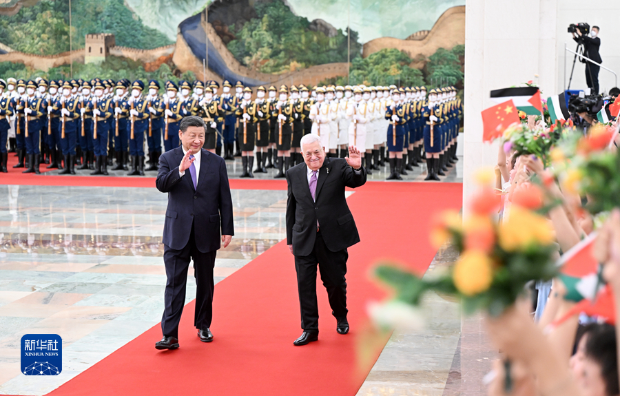 الرئيس الصيني يعقد محادثات مع نظيره الفلسطيني