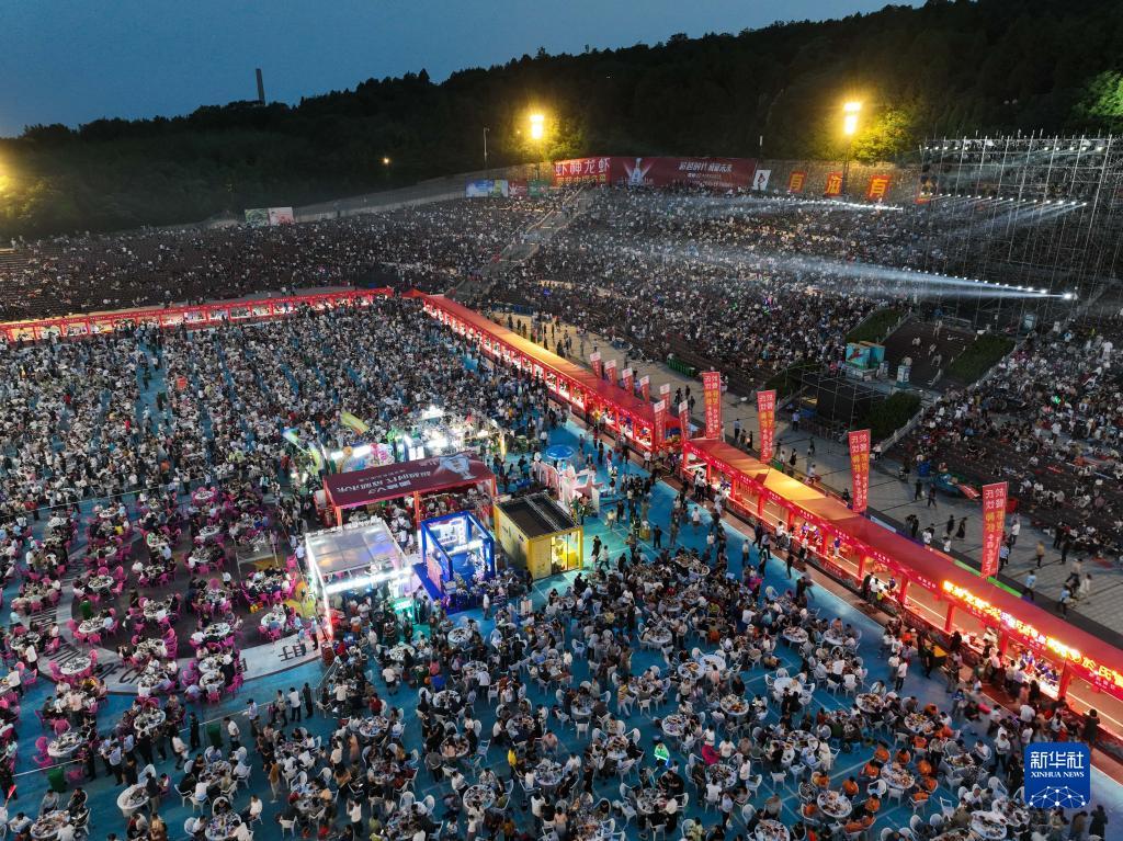 شيويي تحتضن المهرجان الدولي لجراد البحر