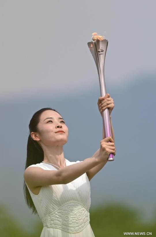 إضاءة شعلة دورة الألعاب الآسيوية 