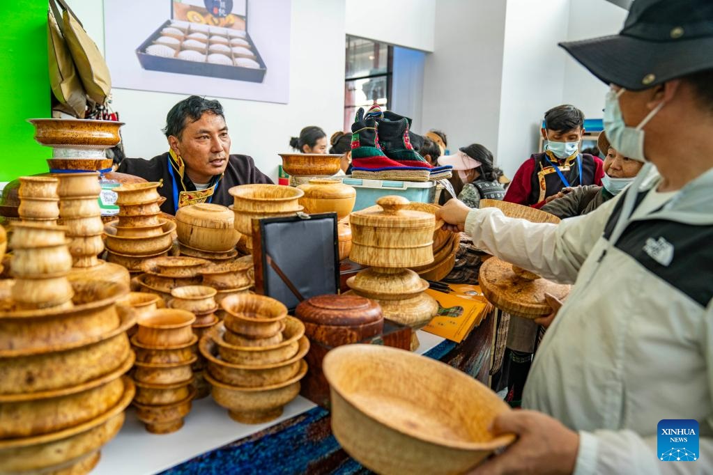 بأكثر من 7 مليارات دولار أمريكي ... توقيع صفقات خلال معرض للسياحة والثقافة في منطقة التبت