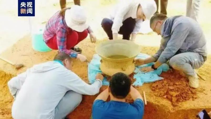 اكتشاف مقبرة ترجع إلى ما قبل ألفي سنة في جنوبي الصين