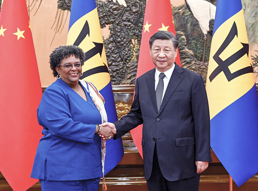 شي يلتقي رئيسة وزراء باربادوس