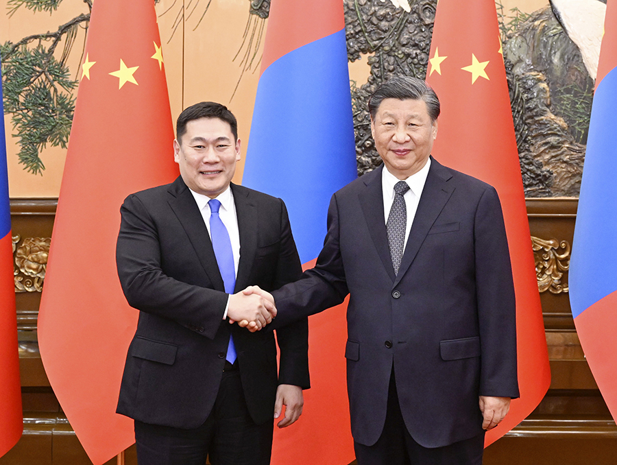 شي يلتقي رئيس وزراء منغوليا