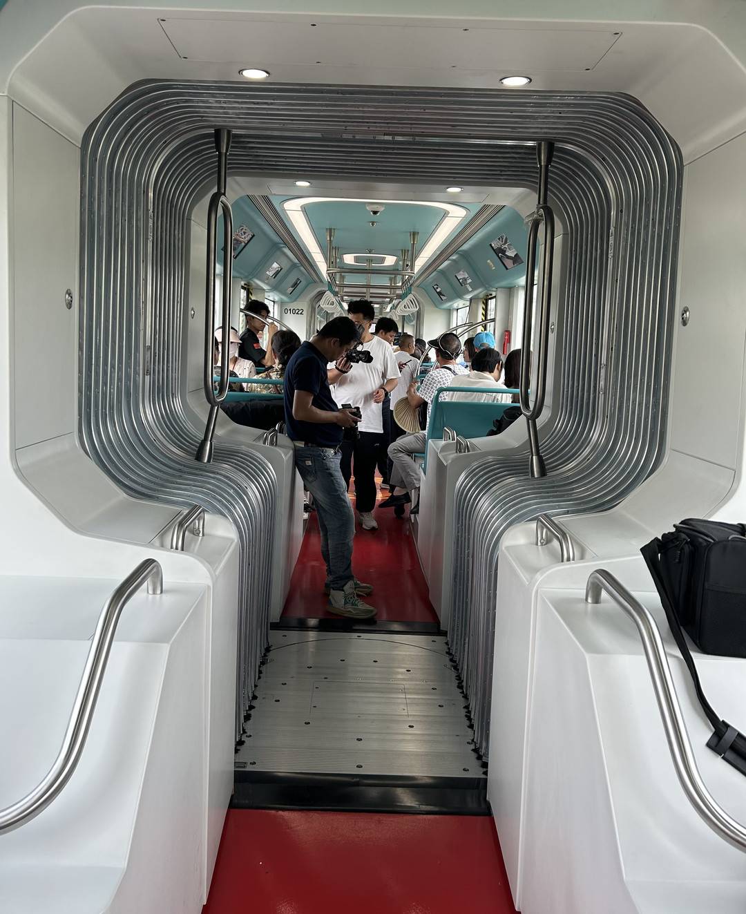 قطار السكة الذكية يبدأ العمل في تشنغدو مع قرب انطلاق الألعاب الآسيوية الصيفية