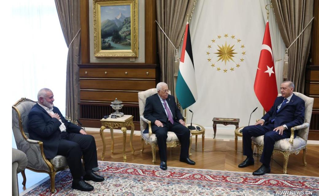 أردوغان يلتقي الرئيس الفلسطيني وقائد حركة حماس في أنقرة