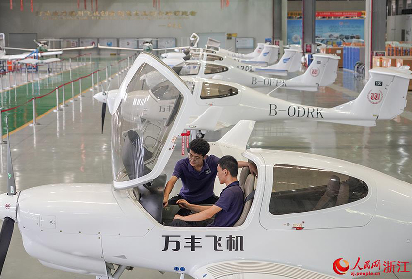 وانفنغ، بلدة تمتلك مصنعا رائدا للطائرات الصغيرة في العالم