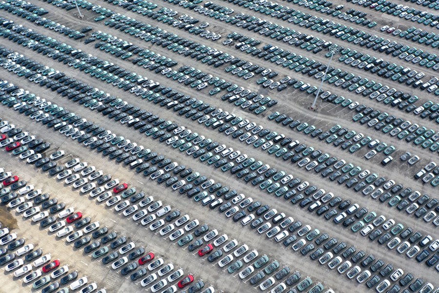 الصين تشهد نموا مطردا في إنتاج السيارات ومبيعاتها