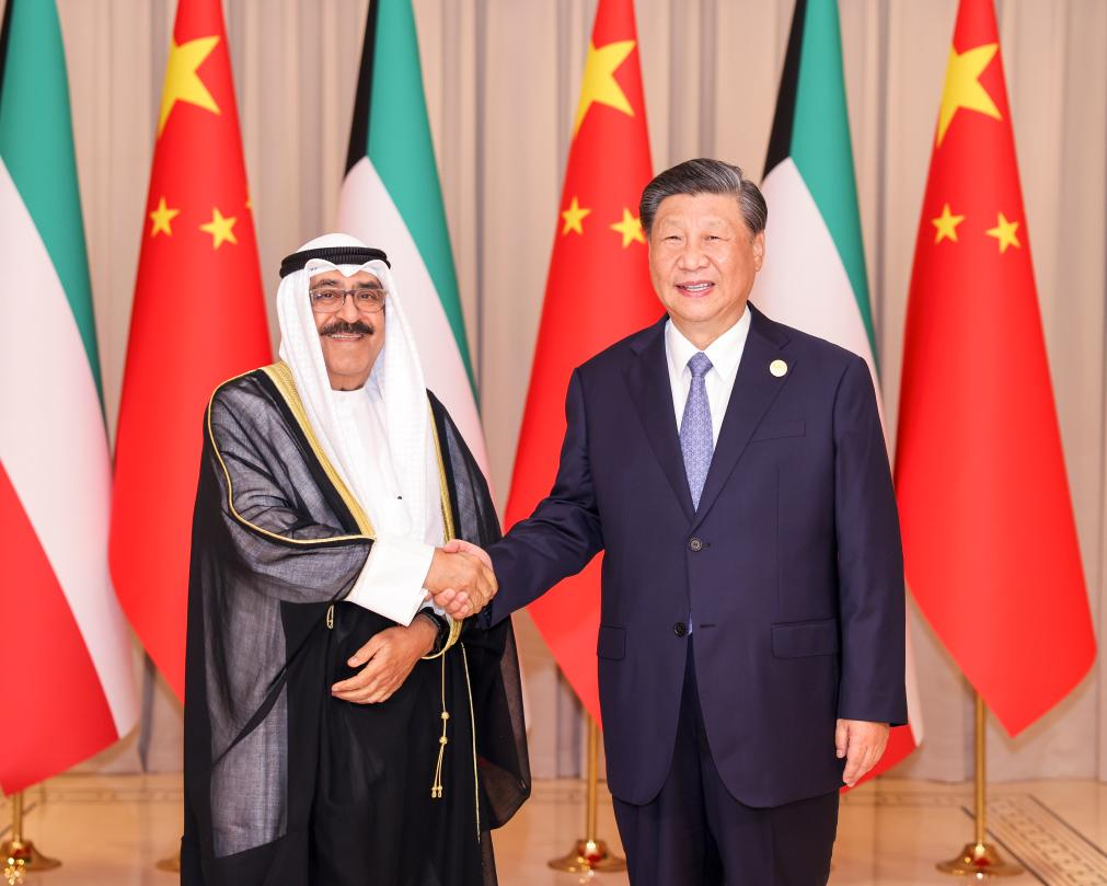 شي يلتقي ولي العهد الكويتي ويتعهد بالارتقاء بالعلاقات الثنائية إلى آفاق جديدة