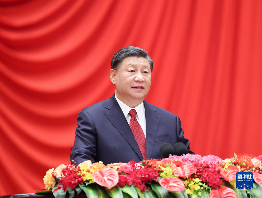 شي: الثقة "أكثر قيمة من الذهب" في المسيرة نحو تجديد شباب الأمة الصينية