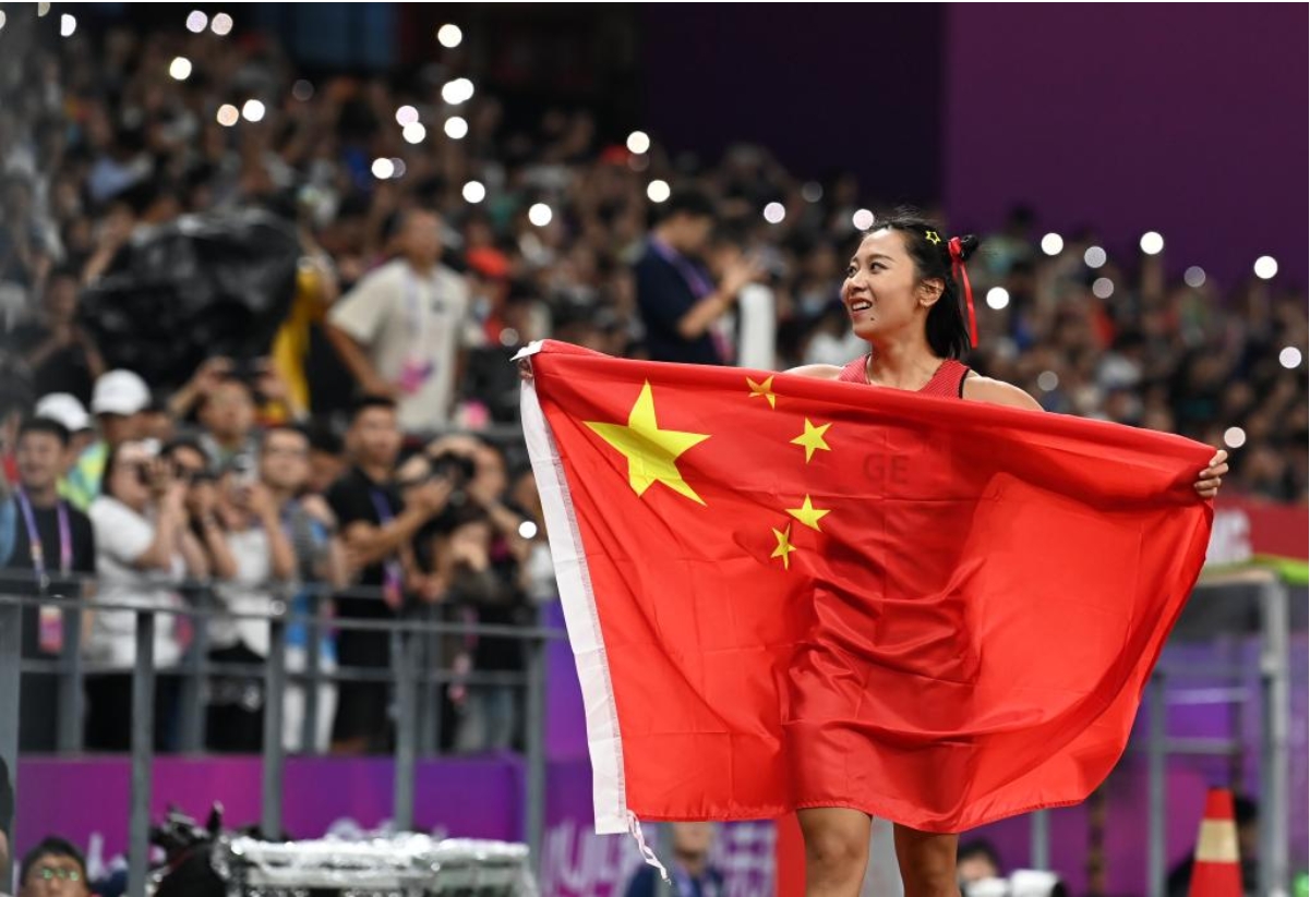 العداءة الصينية قه مان تشي تحرز ذهبية سباق 100 متر عدو سيدات في آسياد هانغتشو
