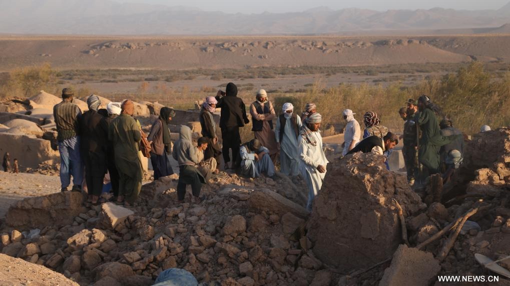 ارتفاع إجمالي عدد الضحايا في زلزالين ضربا أفغانستان إلى أكثر من 2000