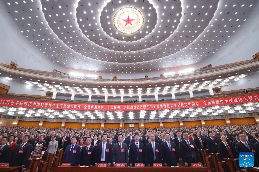 شي يحضر افتتاح المؤتمر الوطني الثامن عشر لاتحاد نقابات عمال عموم الصين