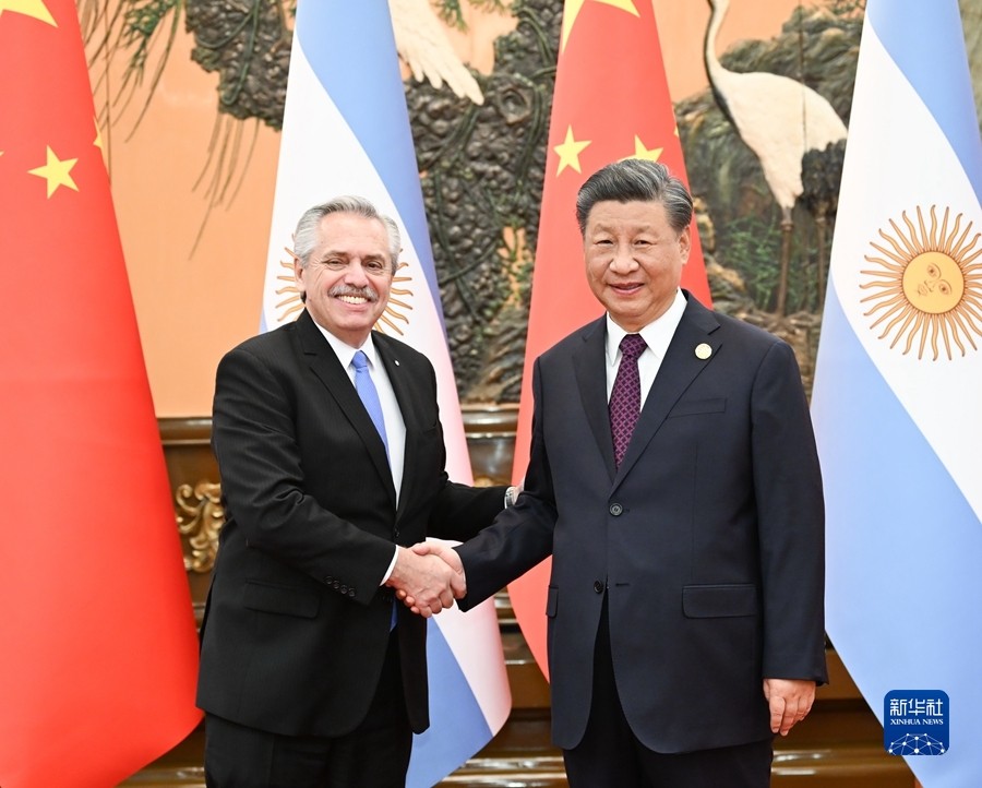 شي يلتقي الرئيس الأرجنتيني في بكين