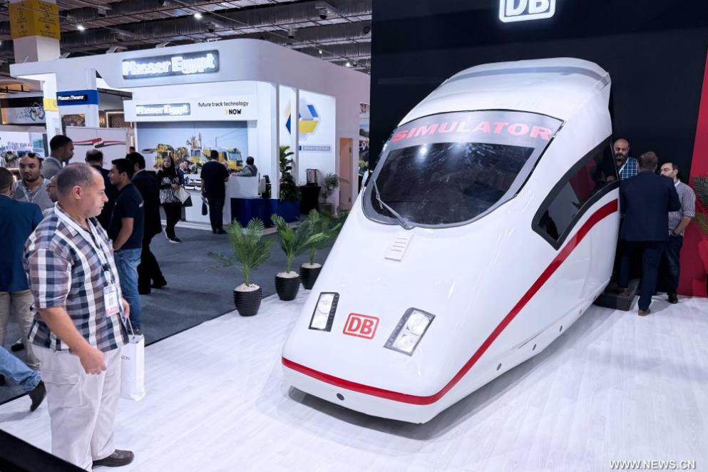 تقرير إخباري: شركات صينية تبحث عن فرص استثمارية في معرض دولي للنقل بمصر