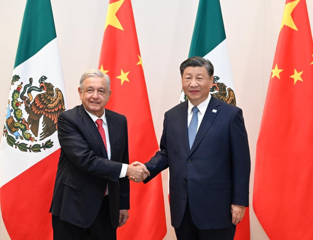 شي يدعو إلى توسيع نطاق التعاون بين الصين والمكسيك في التمويل والمركبات الكهربائية