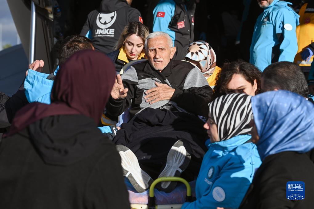 وصول أكثر من 60 مريضا من غزة إلى تركيا لتلقي العلاج الطبي