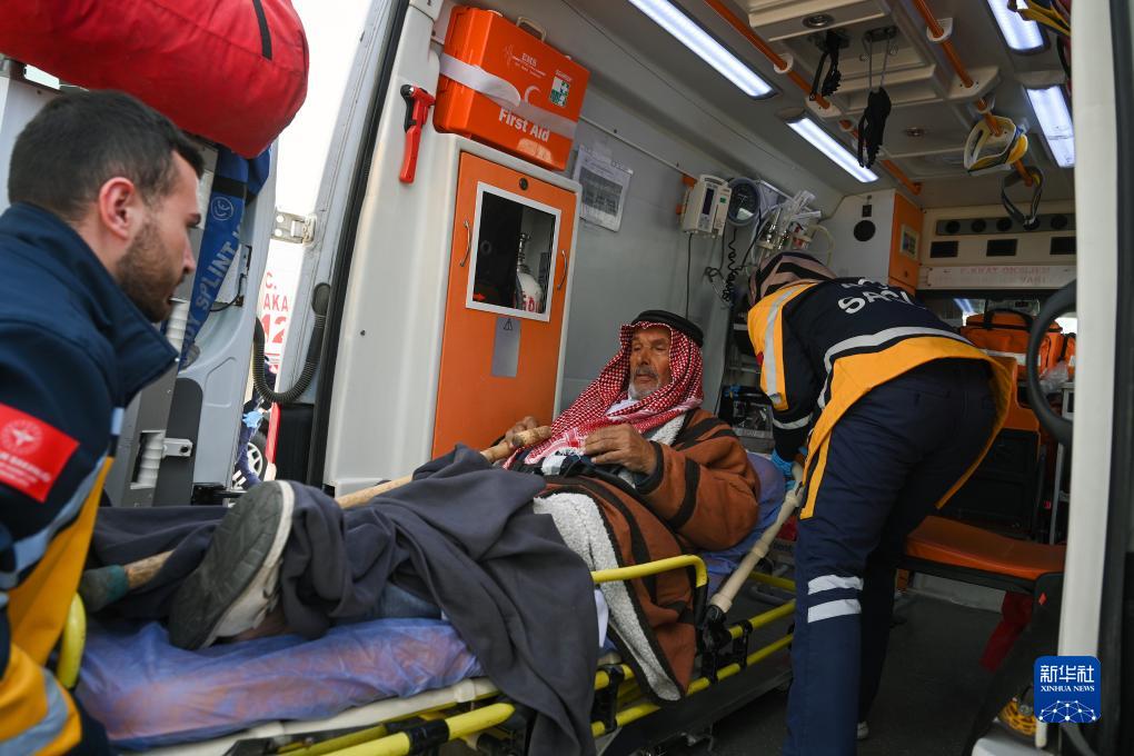وصول أكثر من 60 مريضا من غزة إلى تركيا لتلقي العلاج الطبي
