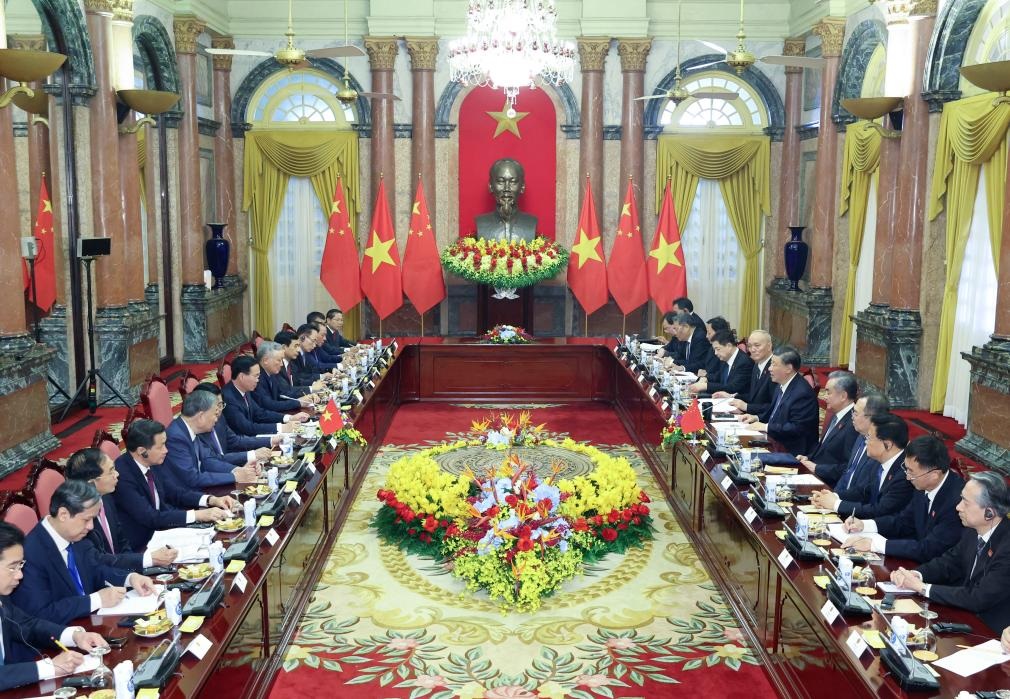 شي يحث على بناء مجتمع مصير مشترك صيني-فيتنامي يحمل أهمية استراتيجية