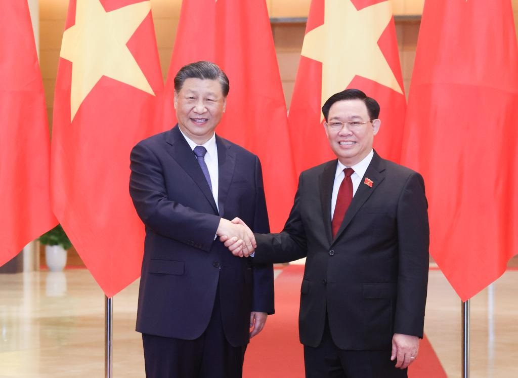 شي: في ظل الظروف الجديدة ...على الصين وفيتنام المضي قدما على طريق الصداقة والتعاون
