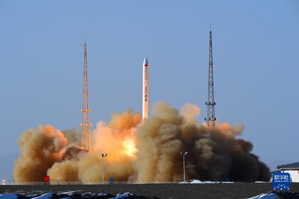 الصين تطلق صاروخاً حاملاً تجارياً