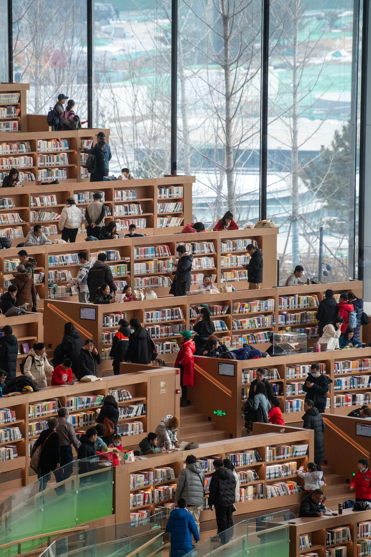 قرابة 100 ألف شخص زاروا مكتبة مدينة بكين خلال عطلة السنة الجديدة