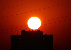 أضخم شمس في العام تشرق على إيتشانغ بهوبي