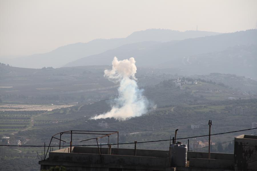 مقتل عنصر من حزب الله وجرح 7 مدنيين في غارة اسرائيلية على بلدة حدودية بجنوب لبنان