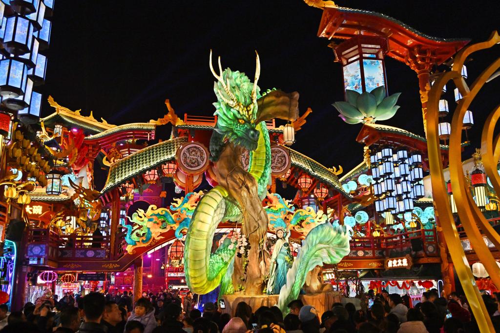الصور: الاحتفال بعيد الربيع وسط أجواء الثقافة التقليدية في تشينغداو الصينية