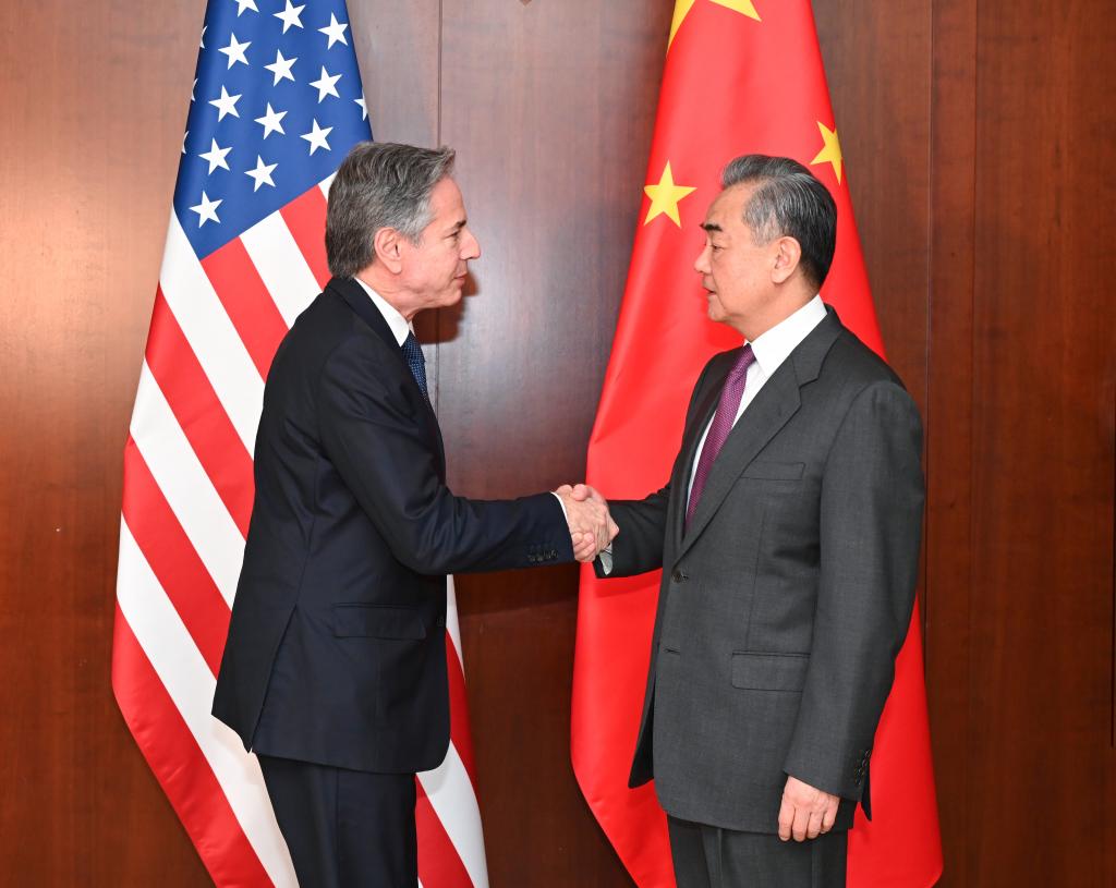 وزير الخارجية الصيني يدعو إلى تنمية سليمة ومطردة ومستدامة للعلاقات الصينية الأمريكية
