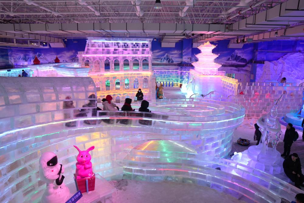 معرض فني للجليد والثلج بشمال شرقي الصين